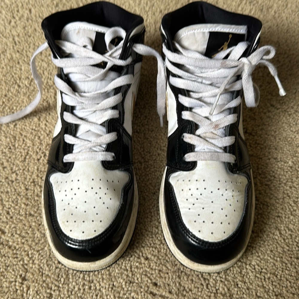 Nike Jordan 1 black Patent with white leather and gold Size 6.5